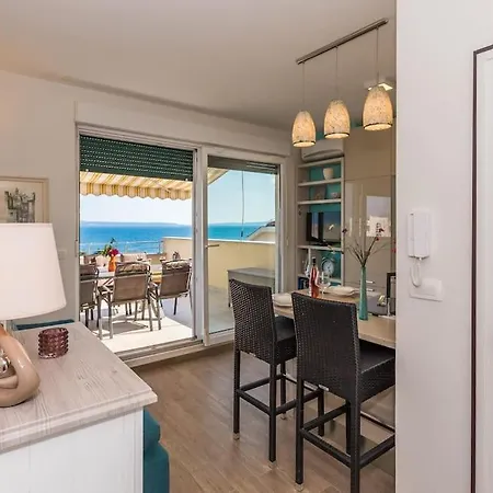 Marija-maja 아파트